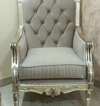 محمد شوقى — تنجيد الأثاث صورة 1