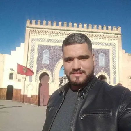 محمد بن عمي — Peintre à Casablanca